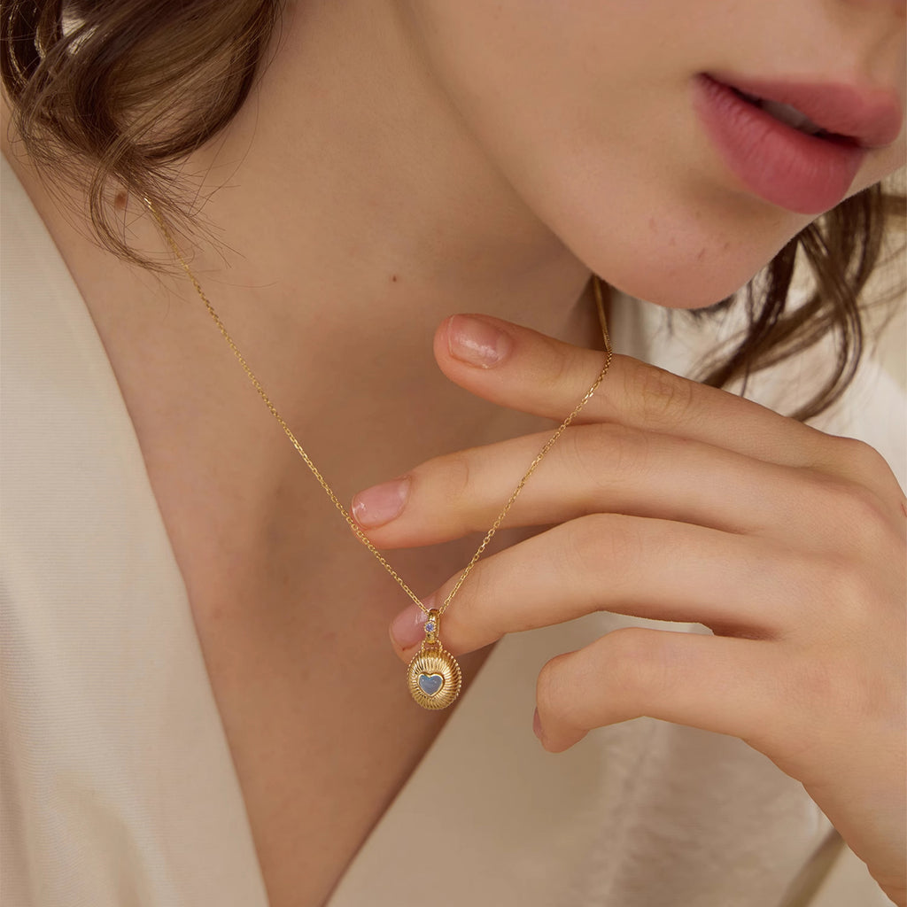 Light Luxury Love Pendant Necklace