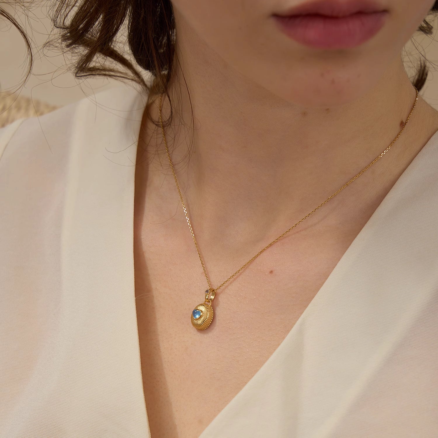 Light Luxury Love Pendant Necklace