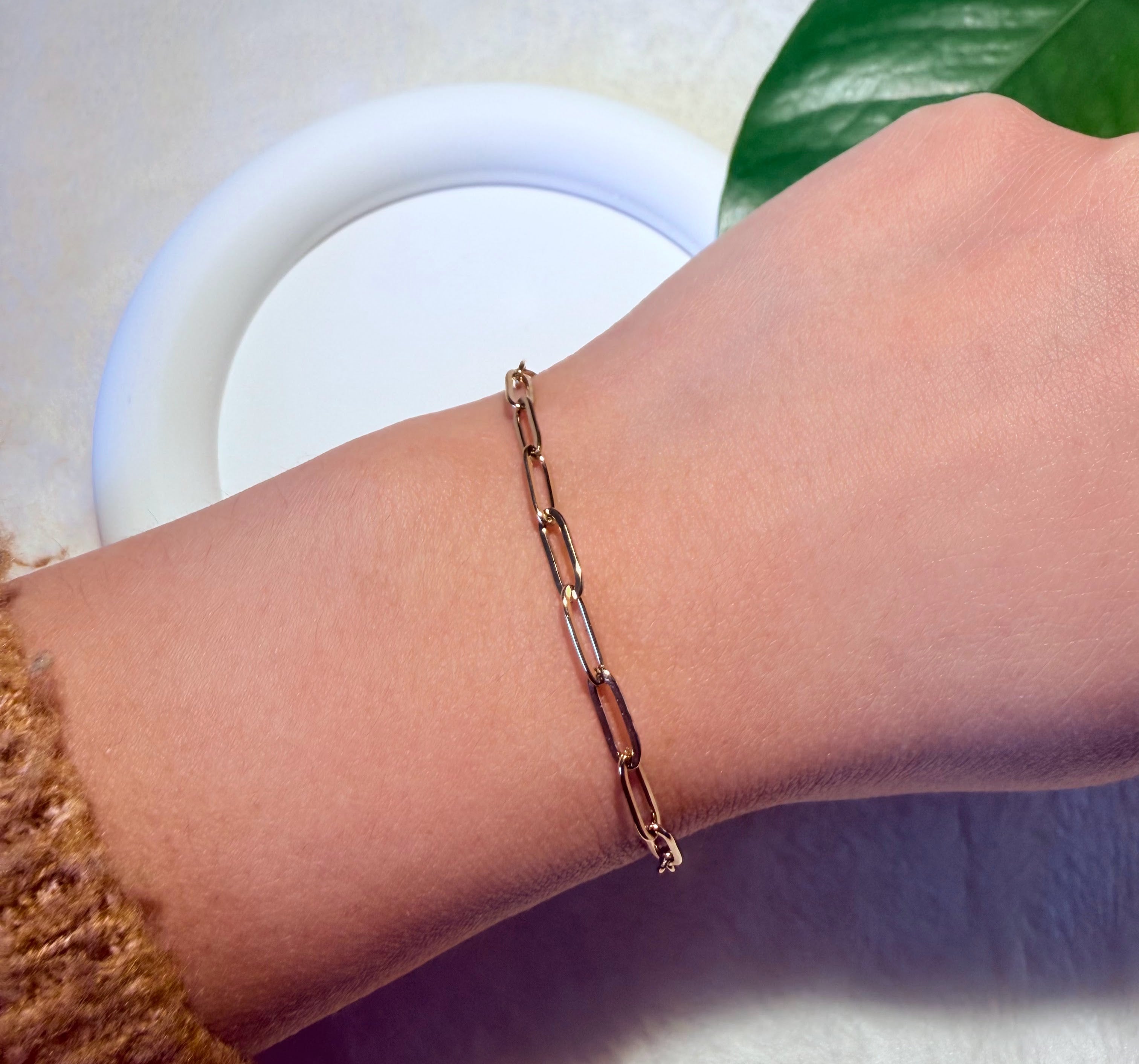 Modern Gold Toned Paperclip Link Bracelet